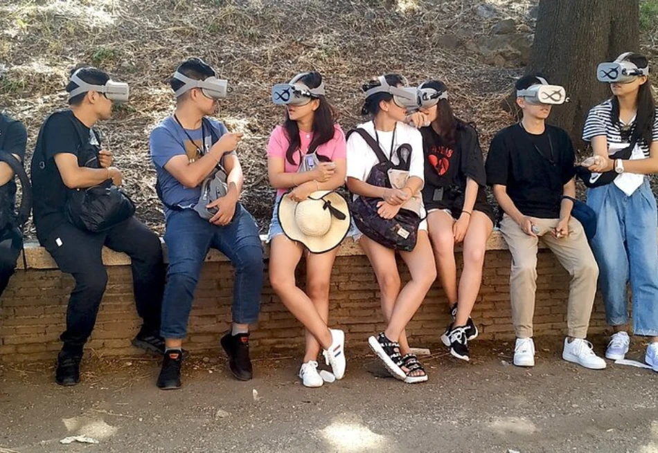 Friends sharing the VR Experience in Colosseum